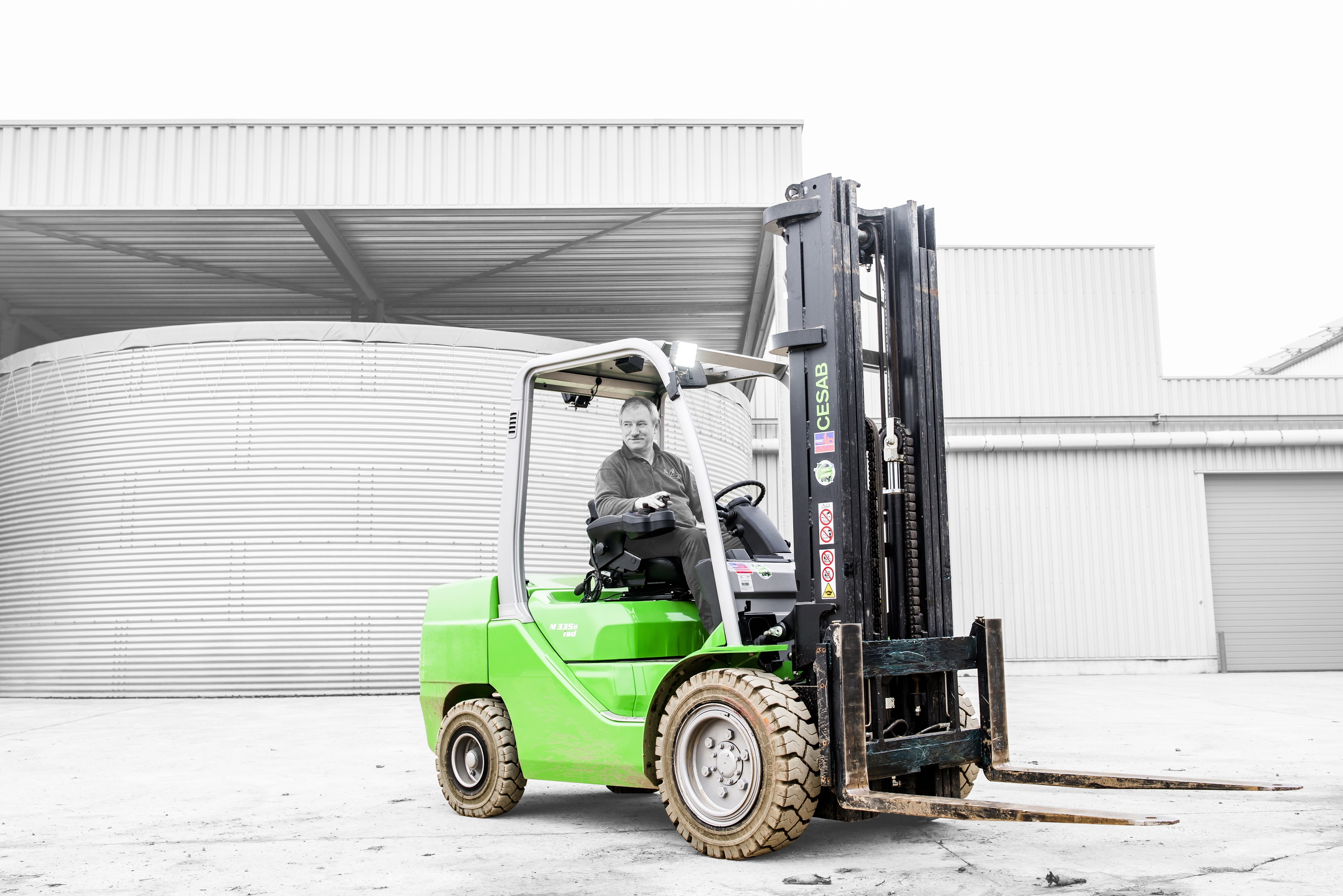 Cesab M300H engine truck